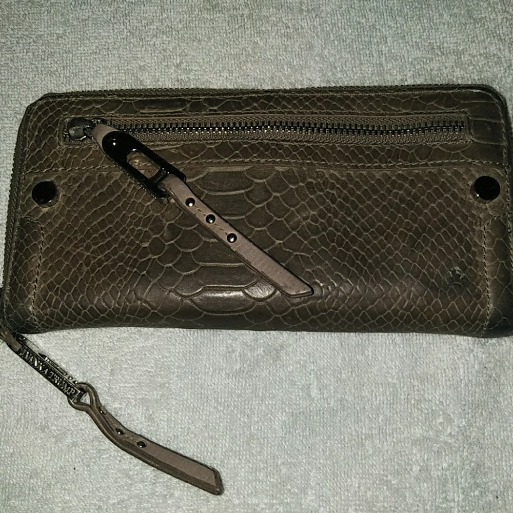 Ivanka Trump Charlotte Grey Wallet